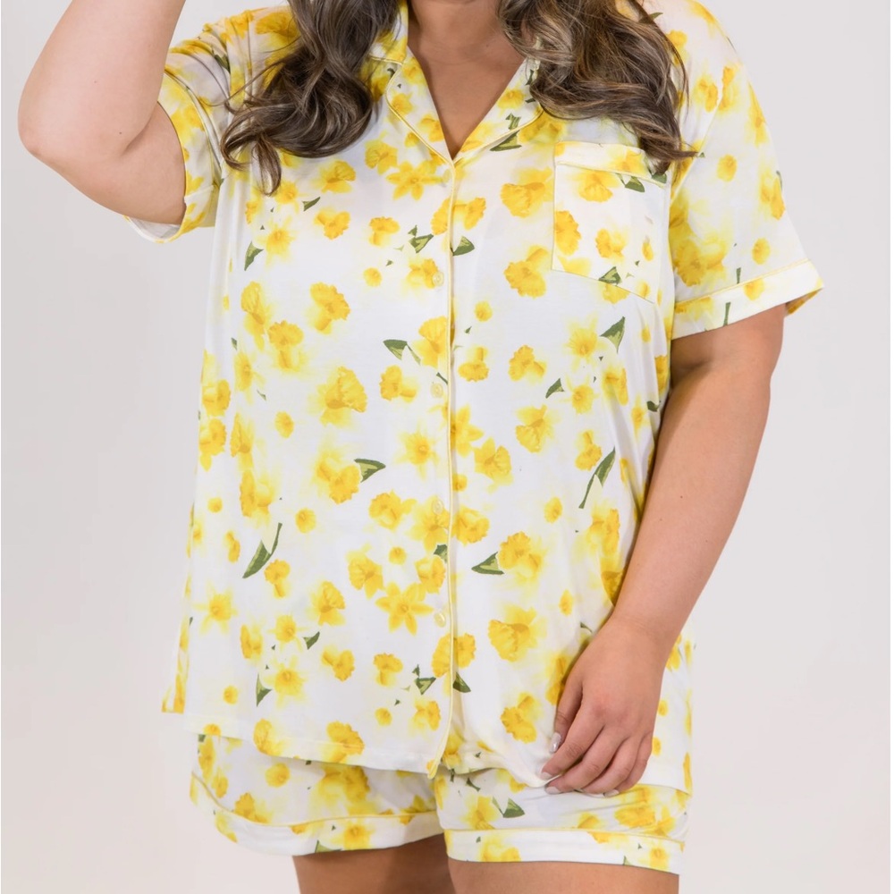 Yellow Daffodil Short Sleeve & Short Pajama Set